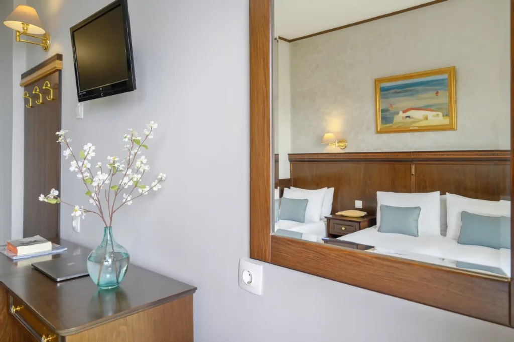 Cote d`Azure Standard Triple Side Sea View